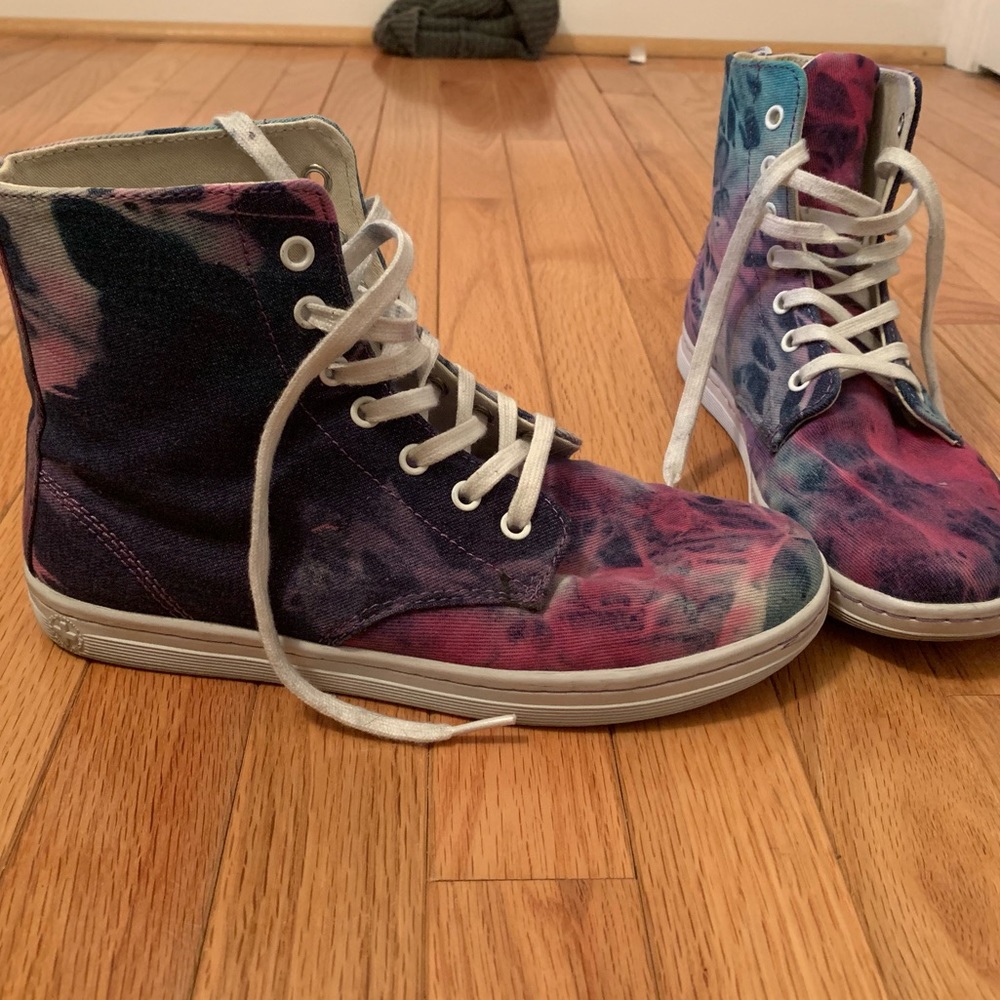 Tie Dye Dr. Martens - Picture 2 of 5